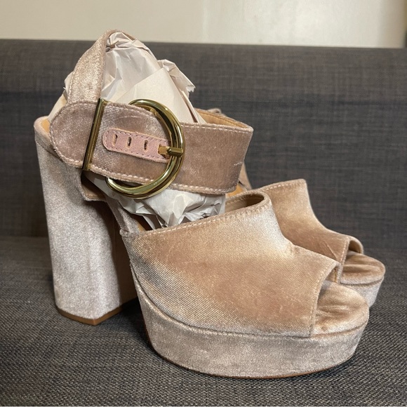 Schutz Thaise Pink Velvet Platforms - Picture 3 of 12